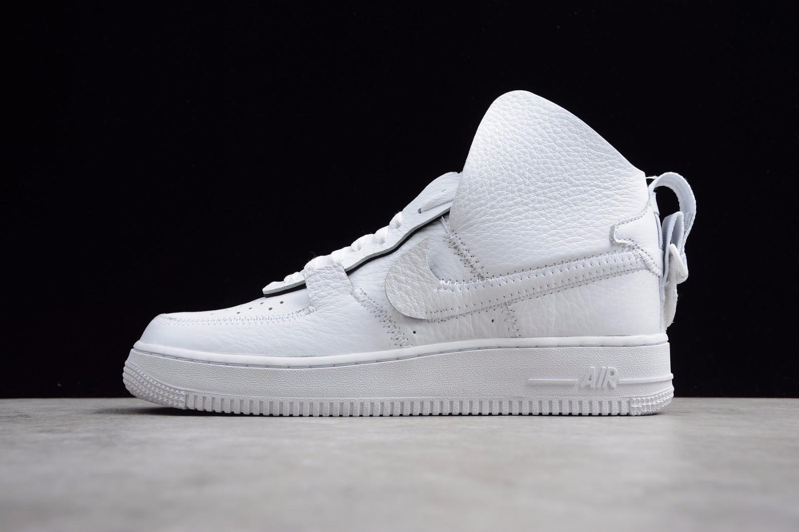 空军一号正品底硬吗?——深度解析空军一号鞋款底材性能,空军一号鞋款底材性能深度解析,鞋底硬度如何?