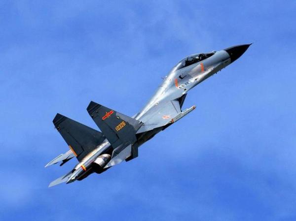 歼十一与歼11B,究竟哪个更强?,歼十一与歼11B性能对比,谁更胜一筹?