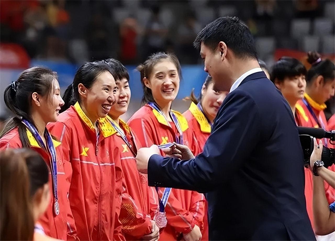 军官生涯，晋升与退役的权衡，军官生涯，晋升与退役的抉择与挑战