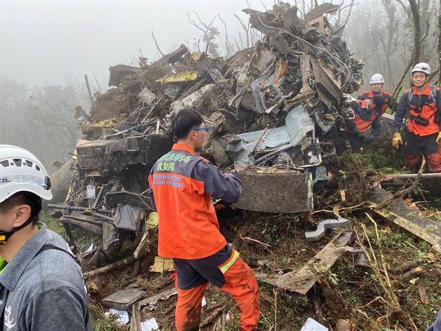 台军战机坠海飞行员身亡，事故背后的深度解析，台军战机坠海事故深度解析，飞行员身亡的背后真相