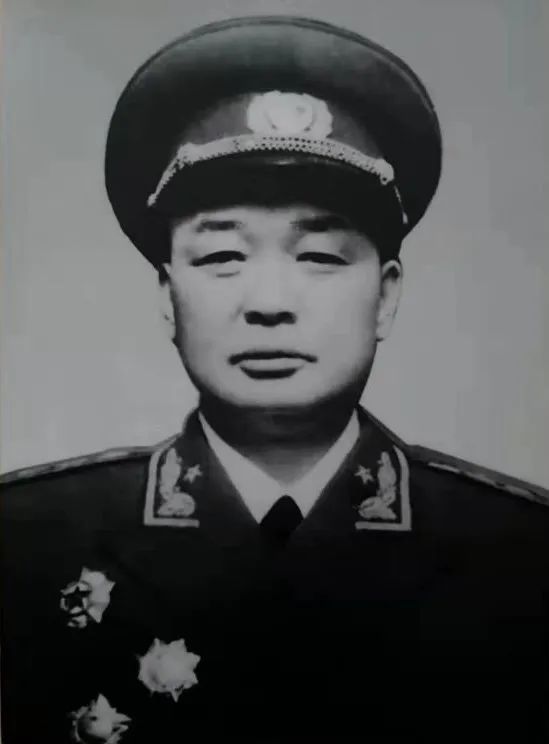 上将与省委书记,领导力量的双重角色,上将与省委书记,双重角色下的领导力量