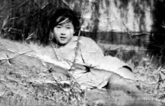 中国女兵，帅气背影的图片与故事，中国女兵的帅气背影与故事风采展示