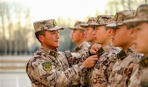 武警21式服装,新时代军威的象征,武警21式服装,新时代军威的骄傲展现