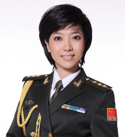 军事频道男主持人照片，探索军事新闻背后的故事与风采，军事频道男主持人风采背后的故事探索与风采展示