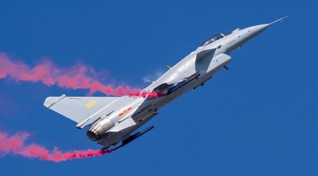 歼八奋飞,王南寿的传奇人生,歼八奋飞背后的传奇人生,王南寿的飞行梦与人生轨迹