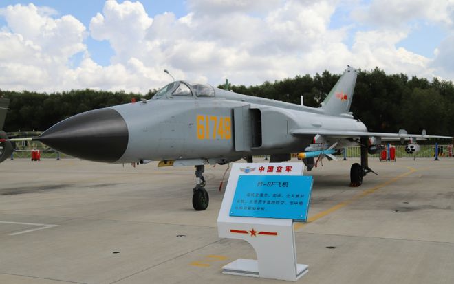 歼8服役，中国空军的重要里程碑，歼8服役，中国空军发展的重大里程碑