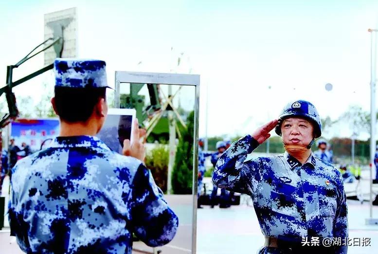 国庆70周年大阅兵,将军领队的荣耀时刻,国庆70周年大阅兵,将军领队的荣耀瞬间