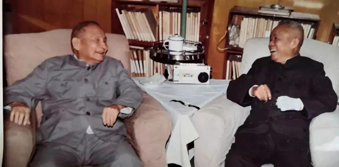 海南岛战役中的军人，英勇无畏，铸就辉煌历史，海南岛战役中的英勇军人，铸就辉煌历史传奇