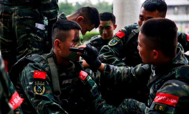 武警特战与特种兵,谁更厉害?,武警特战与特种兵,谁更胜一筹?