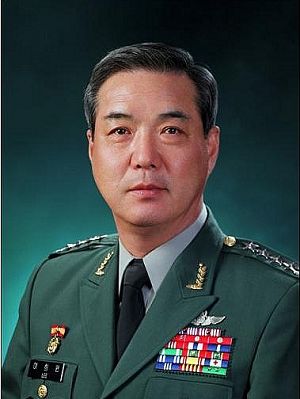 我国新任防长,卓越军事生涯的见证与期待,新任防长见证卓越军事生涯,期待未来新篇章