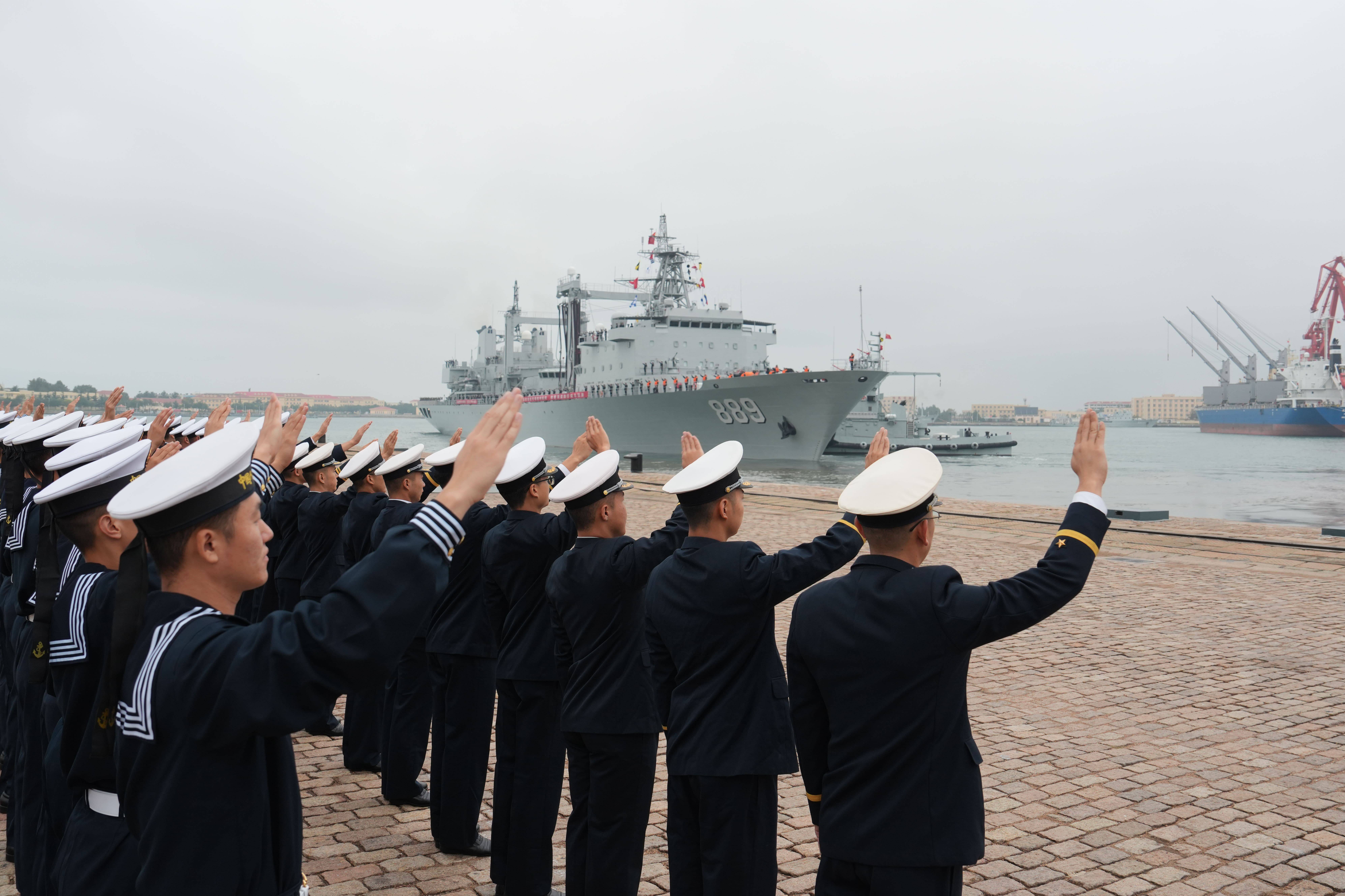 青岛海军防一支,守护海洋安全的钢铁长城,青岛海军第一防线,海洋安全的钢铁长城守护者