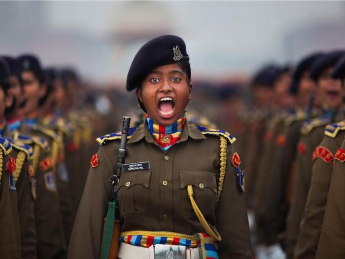 为什么对女兵的要求很高,女兵的高标准要求的背后原因解析