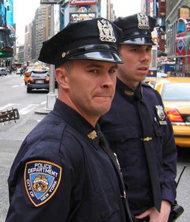 关于为什么还不更换99式警服的探讨,为什么至今仍未更换99式警服,深度探讨原因与影响