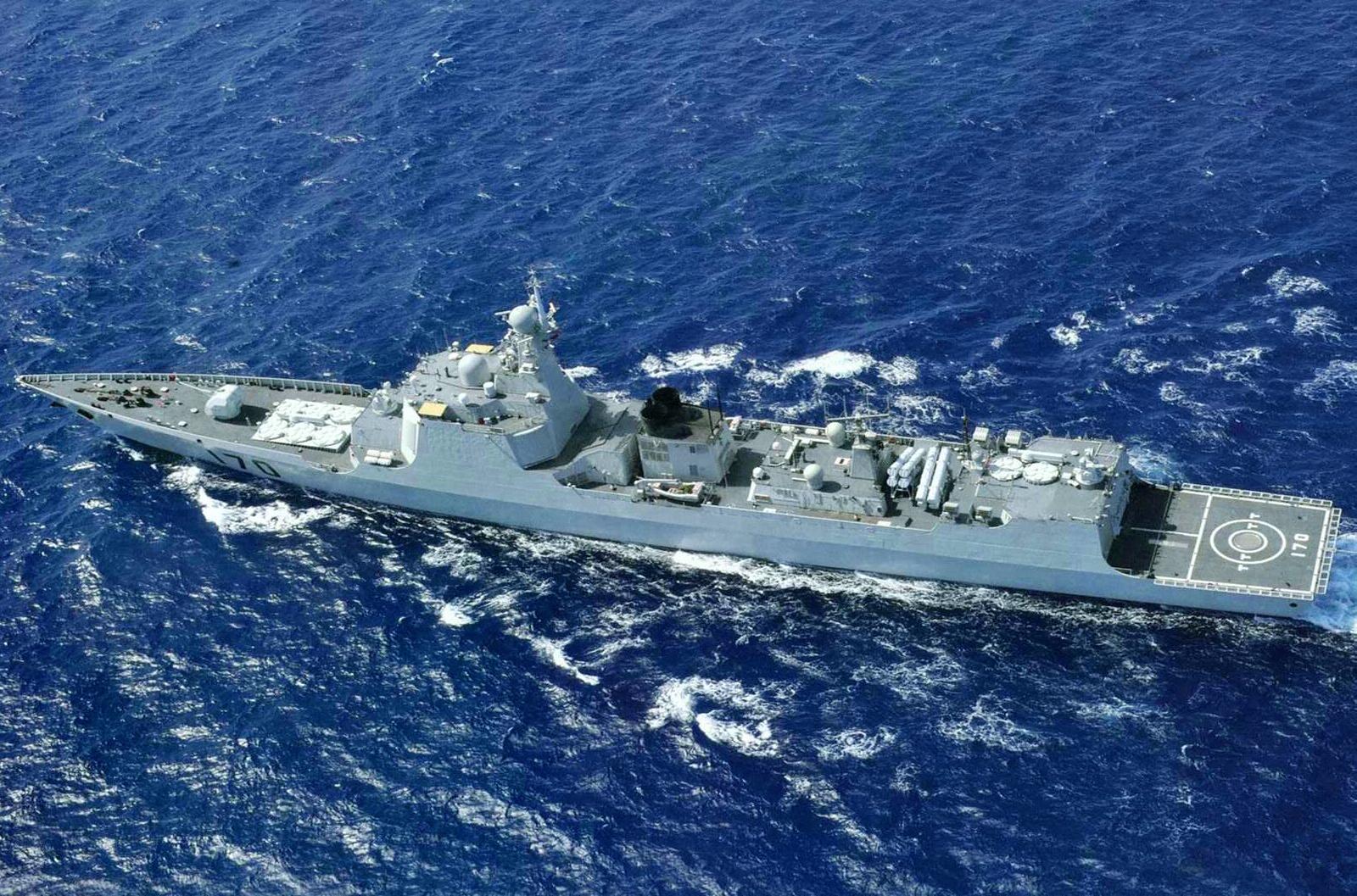 中国海军力量的双璧,051C型驱逐舰与056A型护卫舰,中国海军力量的双璧,051C型驱逐舰与056A型护卫舰联手展现强大实力