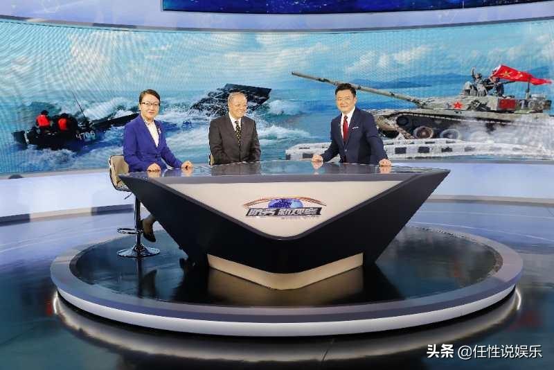 军事栏目女主持人，展现新时代女性的风采与力量，新时代女性风采，军事栏目女主持人展现巾帼力量