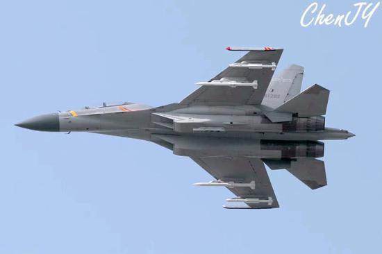 歼-16与歼-10C哪个好，深度解析两款战斗机的优劣，歼-16与歼-10C对比，深度解析两款战斗机的优劣与特点