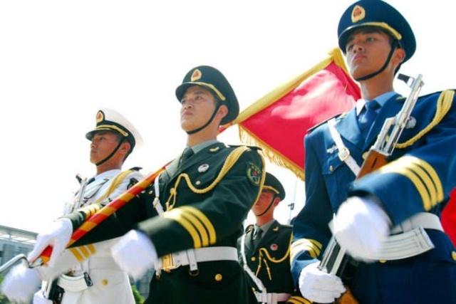 绿色军衣三军仪仗队，荣耀的象征与国家的骄傲，绿色军衣，三军仪仗队的荣耀与国家骄傲的象征