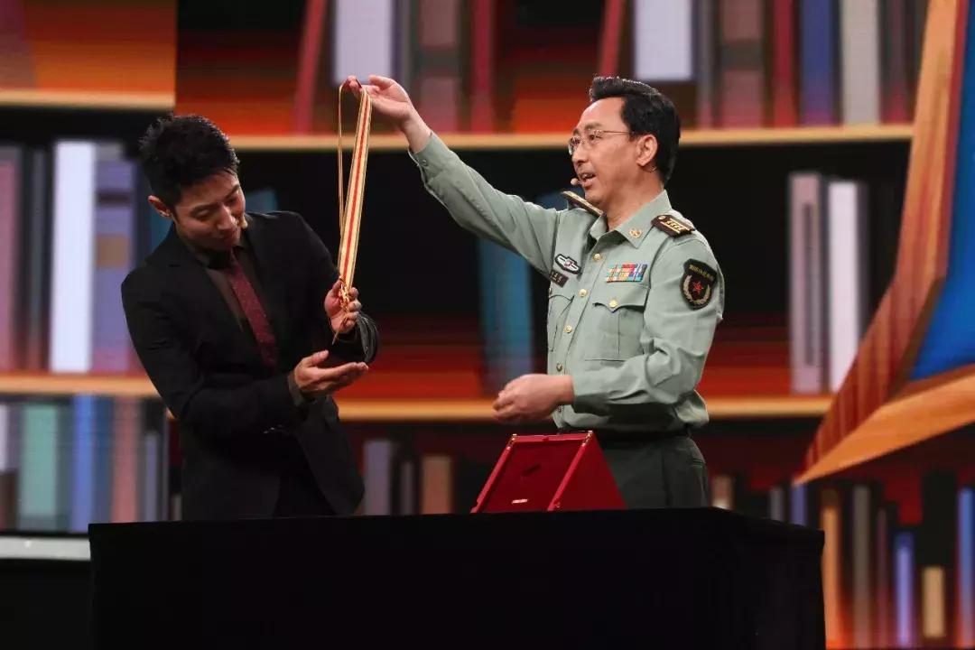 八一勋章的含金量与待遇,荣耀的象征与崇高的荣誉,八一勋章,荣耀的象征与崇高荣誉的待遇与含金量