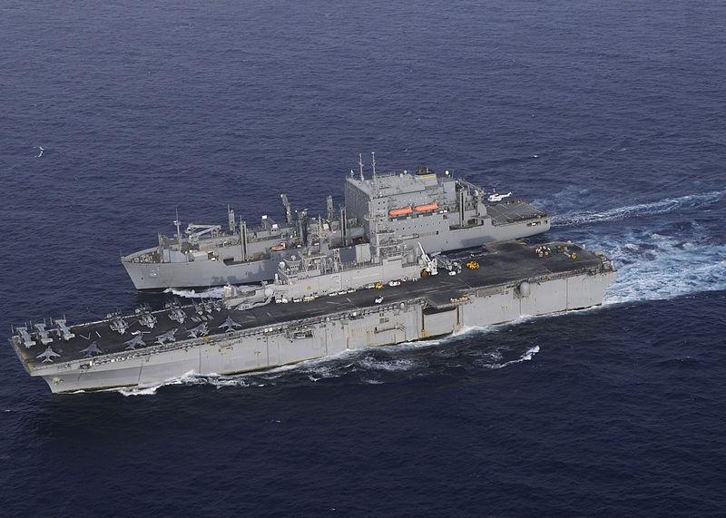 黄蜂级两栖攻击舰与航母的区别探讨,黄蜂级两栖攻击舰与航母特性差异探讨