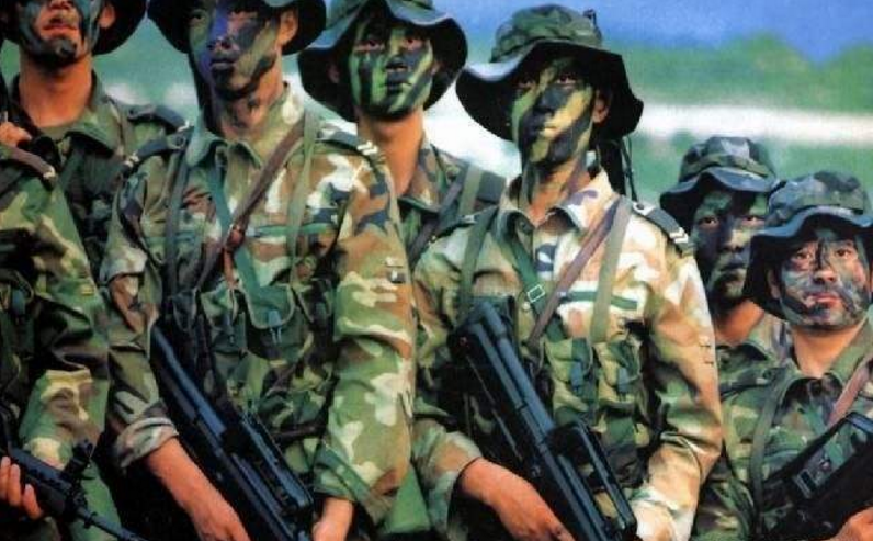 中国各个兵种的服装图片,历史、特色与演变,中国兵种服装,历史、特色与演变图片概览