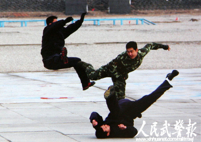 武警雪豹突击队训练真实视频,揭示精英战士的锤炼之路,武警雪豹突击队训练实录,精英战士的锤炼之路