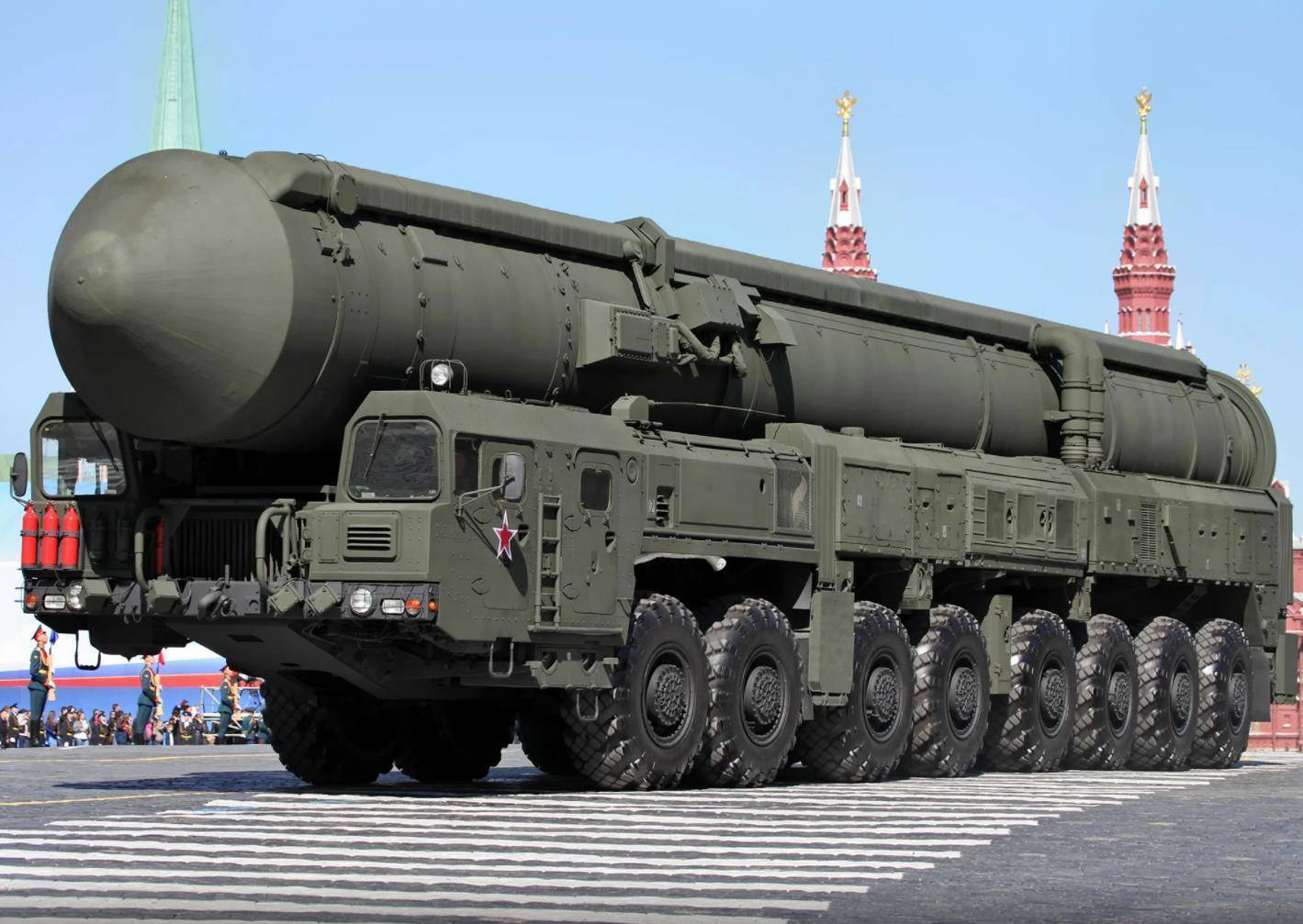 俄罗斯白杨-M导弹的直径，探究其技术特性与战略意义，俄罗斯白杨-M导弹直径揭秘，技术特性与战略意义探究