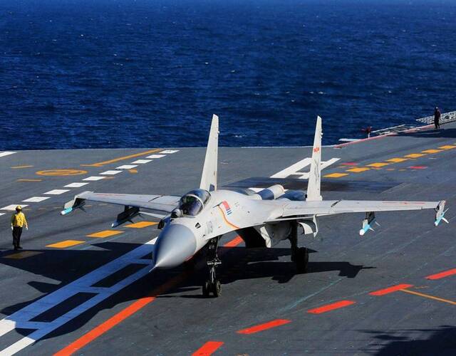 歼-15舰载机长度，深度解析与探讨，歼-15舰载机长度深度解析与探讨