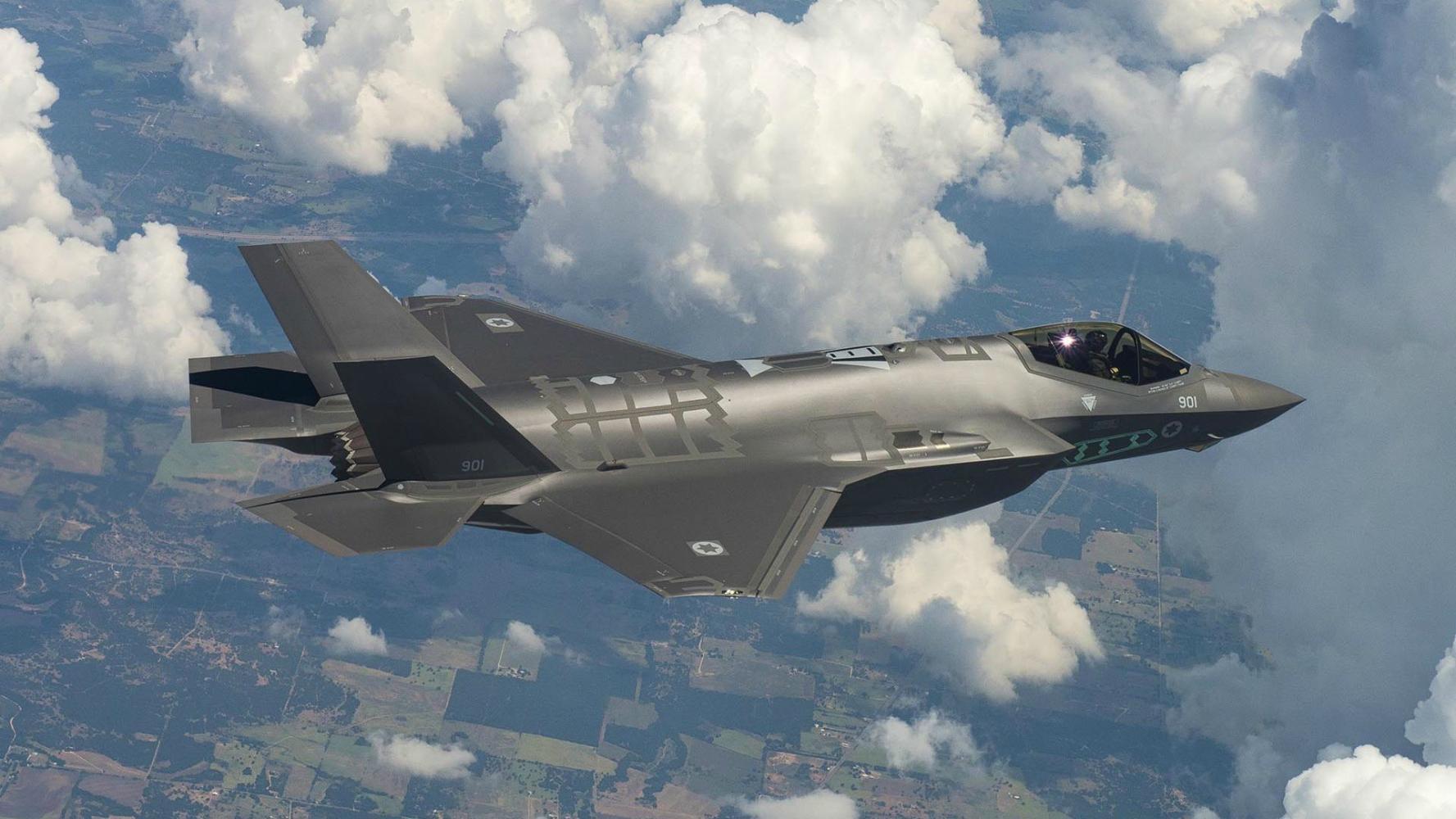 歼-11战斗机，揭秘其重量之谜——多少吨？，揭秘歼-11战斗机的重量之谜，多少吨？