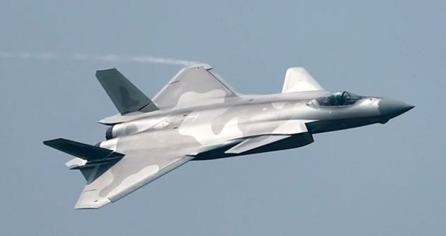 揭秘歼-18红鹰战斗机的真相,真实与否的探讨,揭秘歼-18红鹰战斗机真相,真相究竟如何?