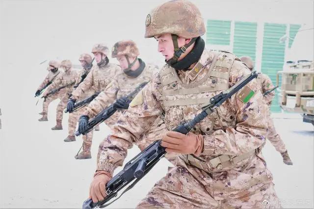 星空迷彩列装的魅力与意义,星空迷彩列装的魅力及其意义解析