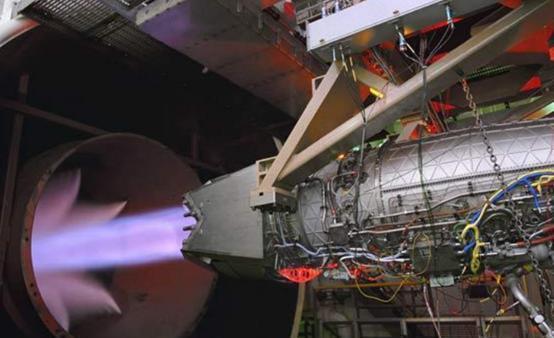 歼-20与F-22,究竟谁更胜一筹?,歼-20与F-22对决,谁更胜一筹?