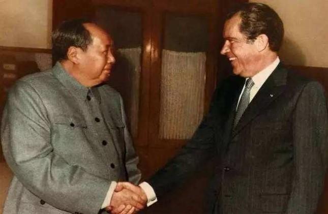 尼克松与三军仪仗队,一张图片的历史记忆,尼克松与三军仪仗队,历史瞬间的铭记