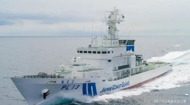 日本大批战舰进入台湾海峡,地区安全的复杂动态,日本战舰密集进入台湾海峡,地区安全局势紧张升级