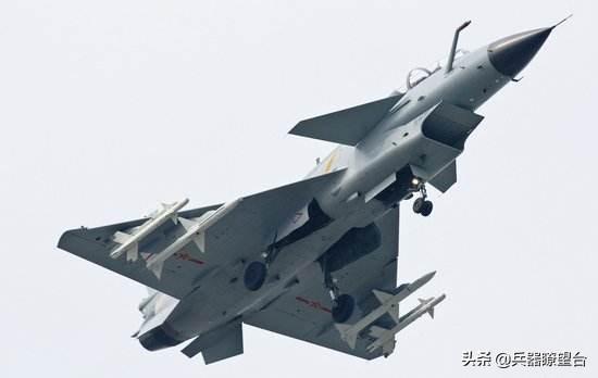 歼-10战斗机自重揭秘,深度解析其技术内涵与战略价值,揭秘歼-10战斗机自重与技术内涵,深度解析其战略价值