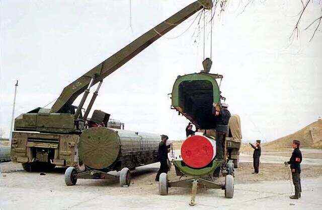 飞毛腿导弹鞭炮的正确放置方法,飞毛腿导弹鞭炮安全放置指南