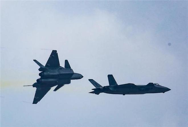 全新歼-20批量交付,中国空军迈入新时代,中国空军迈入新时代,全新歼-20批量交付