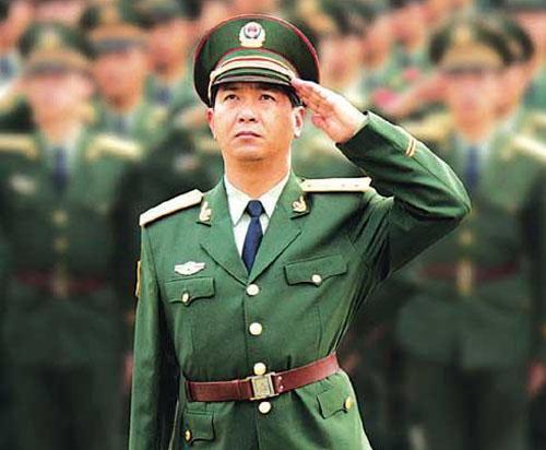 独臂将军丁晓兵,逆境中的英勇传奇,独臂将军丁晓兵,逆境中的英勇传奇人生