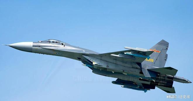 歼-10战斗机正式列装的辉煌时刻,歼-10战斗机正式列装的辉煌瞬间
