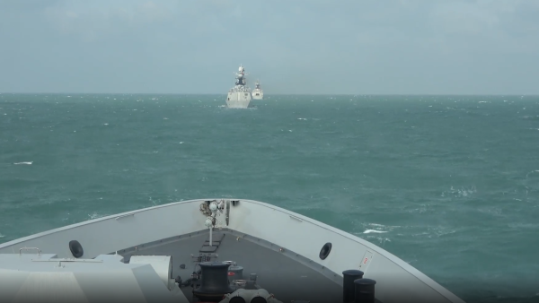 东部战区多型舰艇亮剑东海,展示力量与决心,东部战区多型舰艇东海亮剑,展示强大实力与决心