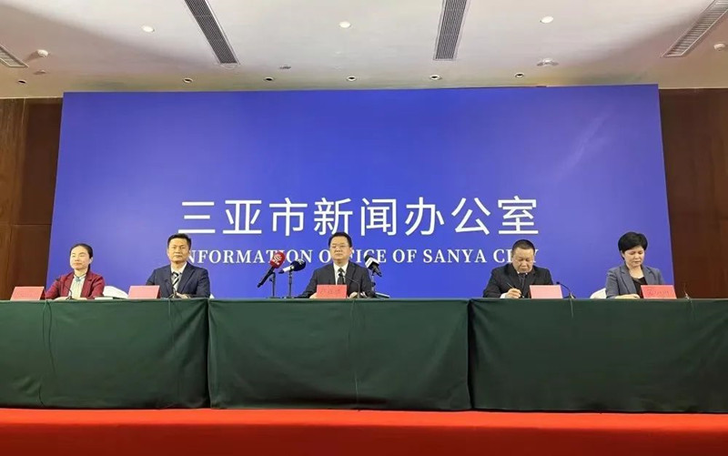 今日三亚新闻,繁荣旅游业的背后与挑战,三亚旅游业繁荣背后的挑战与机遇