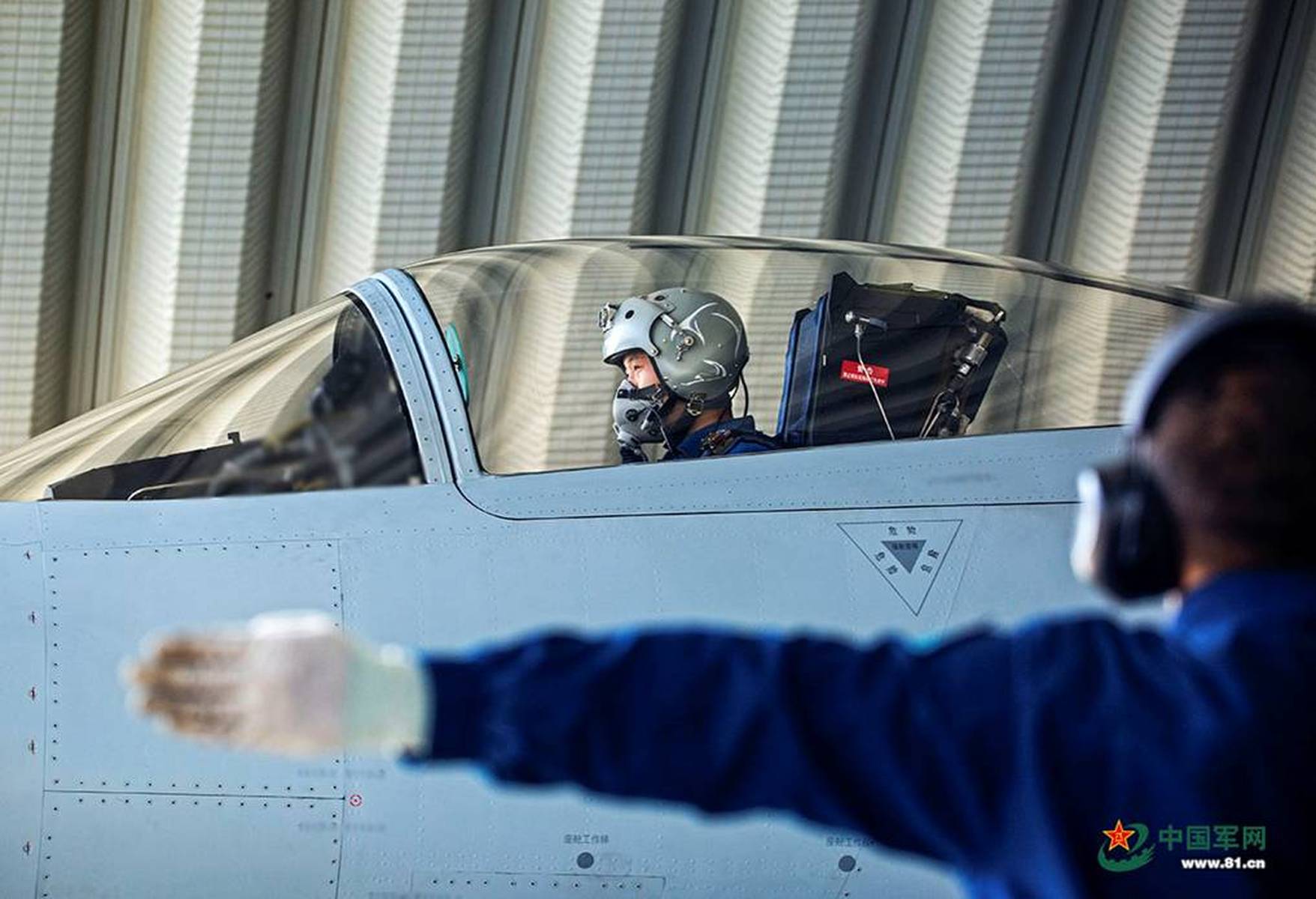 歼-10战斗机座舱视角,探索中国空中力量的神秘领域,歼-10战斗机座舱视角,揭秘中国空中力量的神秘领域