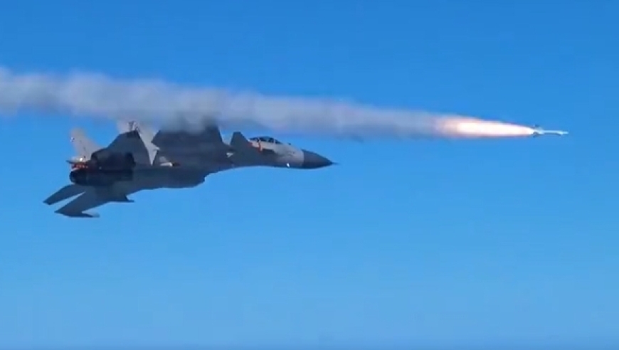 鹰击长空，精准打击——鹰击18打靶真实视频解析，鹰击长空，精准打击——鹰击18导弹打靶实录解析