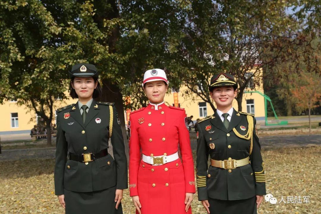 三军仪仗队图片女兵,荣耀与骄傲的象征,三军仪仗队女兵风采,荣耀与骄傲的象征图片集萃
