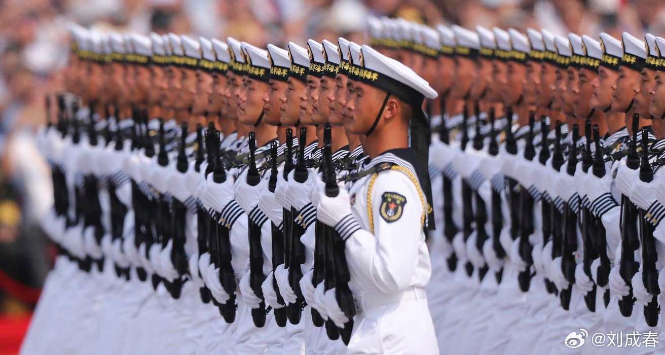 阅兵方阵都是由现役军人组成的吗?——对阅兵参与人员的多元解读,阅兵参与人员的多元解读,不仅仅是现役军人组成方阵。