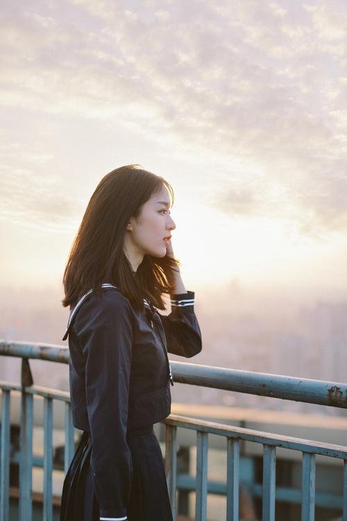 侧面图,揭示事物独特魅力的另一种视角,侧面视角揭示事物独特魅力,独特视角展现事物风采