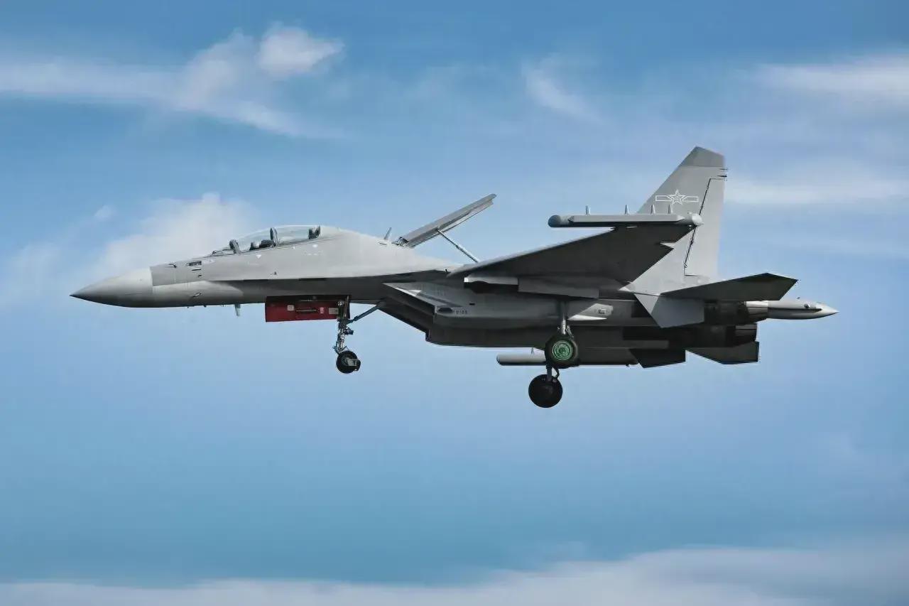 歼十六舰载机,中国海军航空兵的新锐利器,歼十六舰载机,中国海军航空兵的新锐力量