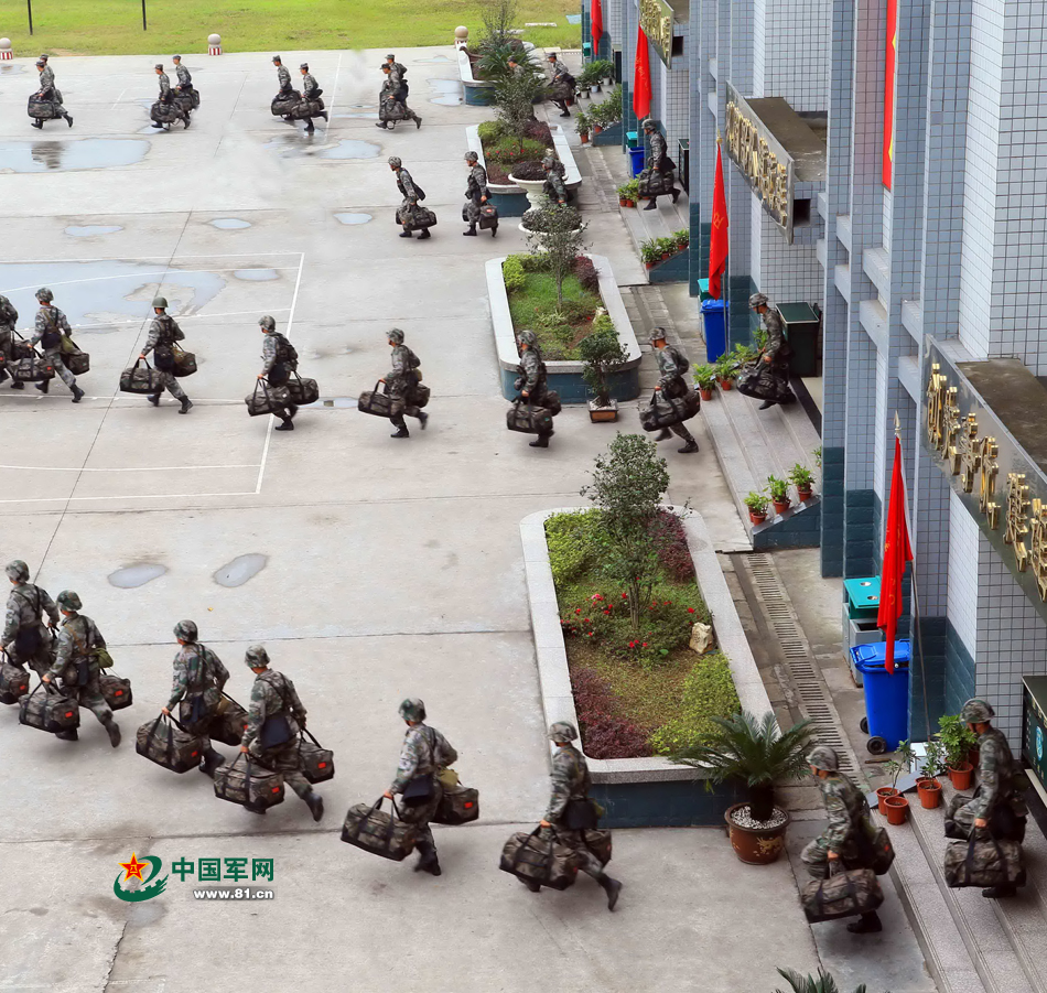 重庆第十三集团军的荣耀与担当,重庆第十三集团军,荣耀与担当的辉煌篇章