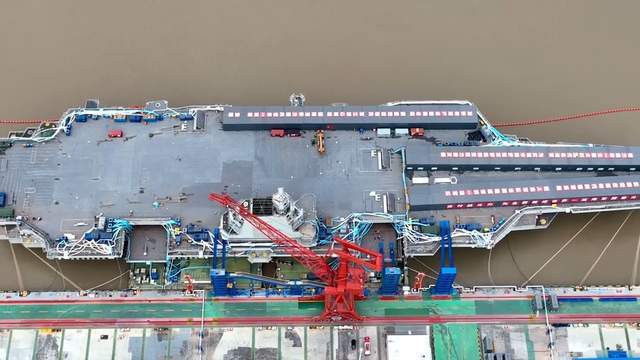 福建舰大棚全面拆除,展现现代化海军力量的崭新面貌,福建舰大棚全面拆除,海军力量现代化崭新亮相