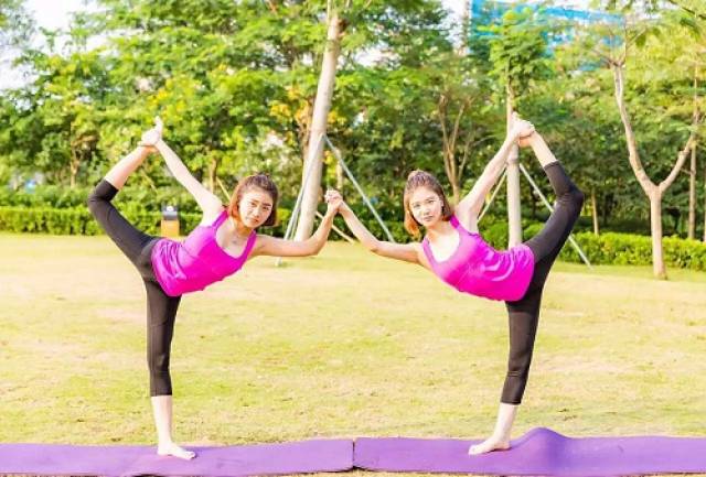 瑜伽培训导师,引领身心健康的艺术使者,瑜伽培训导师,引领身心健康的艺术之旅的使者