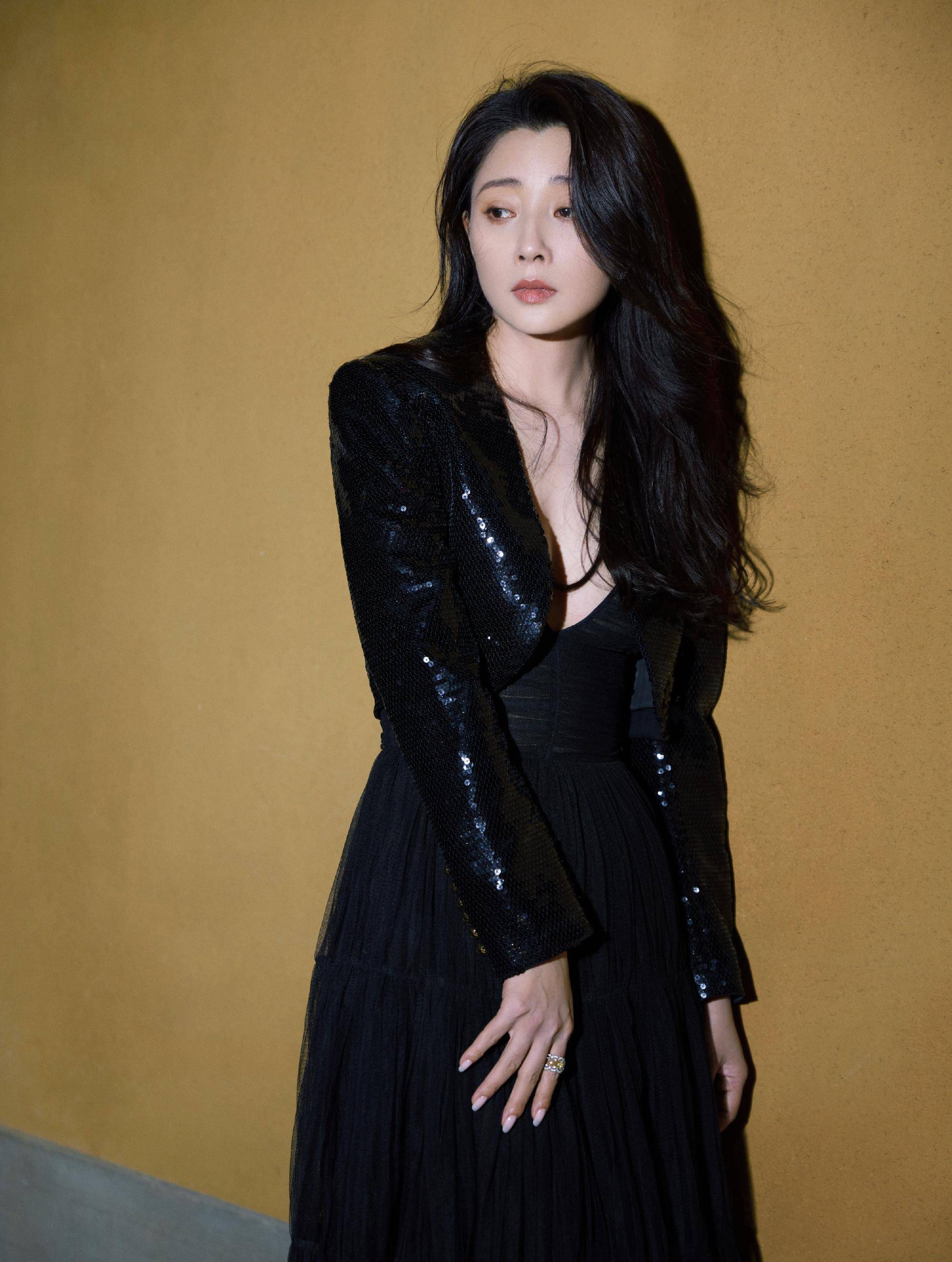 女演员殷桃,闪耀影视界的璀璨明星,殷桃,影视界的璀璨明星之光